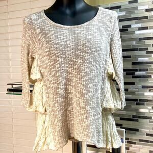 Fantastic Fawn super cute lightweight sweater.  3/4 sleeves size small. (PP3)